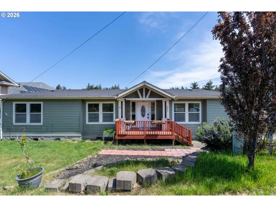 683 Lakeshore Dr, Coos Bay, OR 97420 - #2