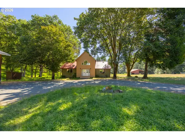 401 De Costa Ln, Oakland, OR 97462