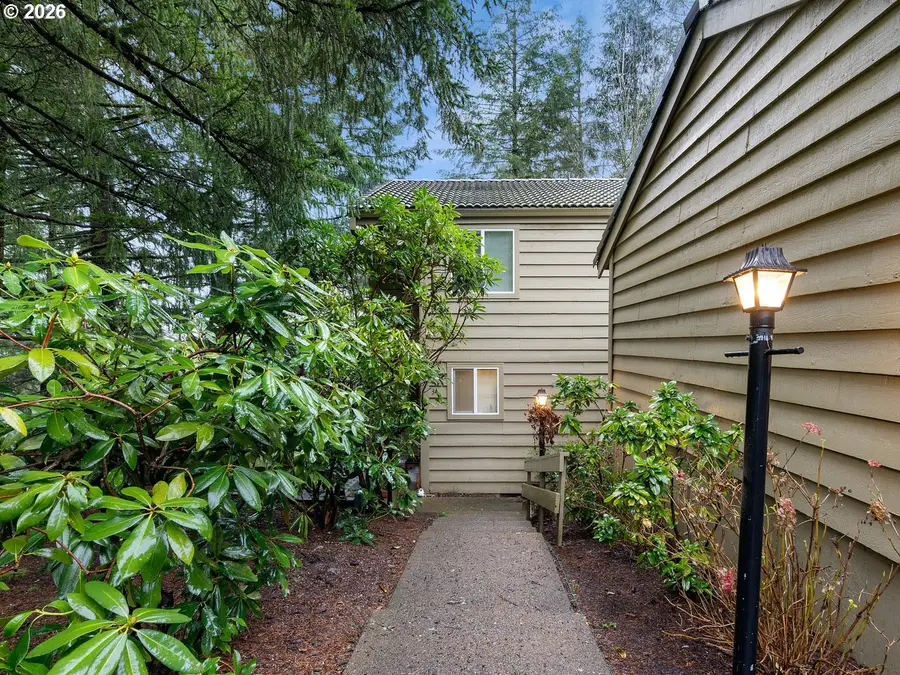 38 Cervantes Cir, Lake Oswego, OR 97035 - #2