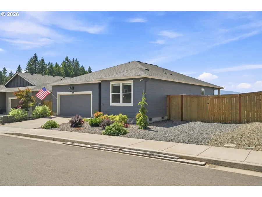 580 Wetleau Dr, Lowell, OR 97452 - #3