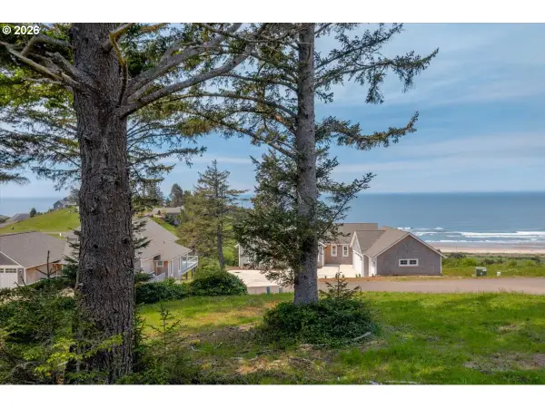 76 Megans View Pt, PacificCity, OR 97135