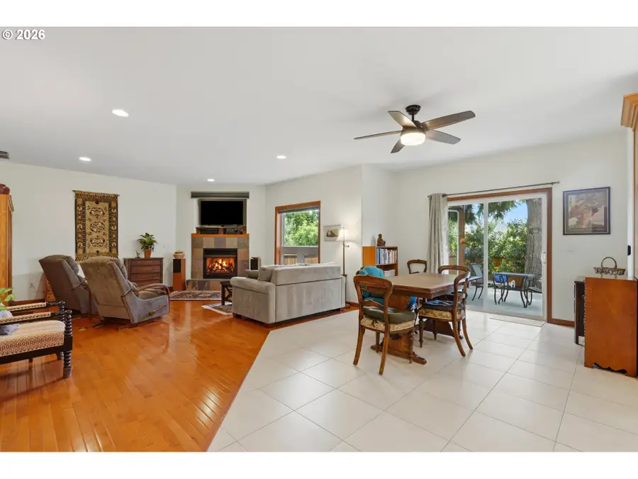 1616 SE 87th Ave, Portland, OR 97216 - #2