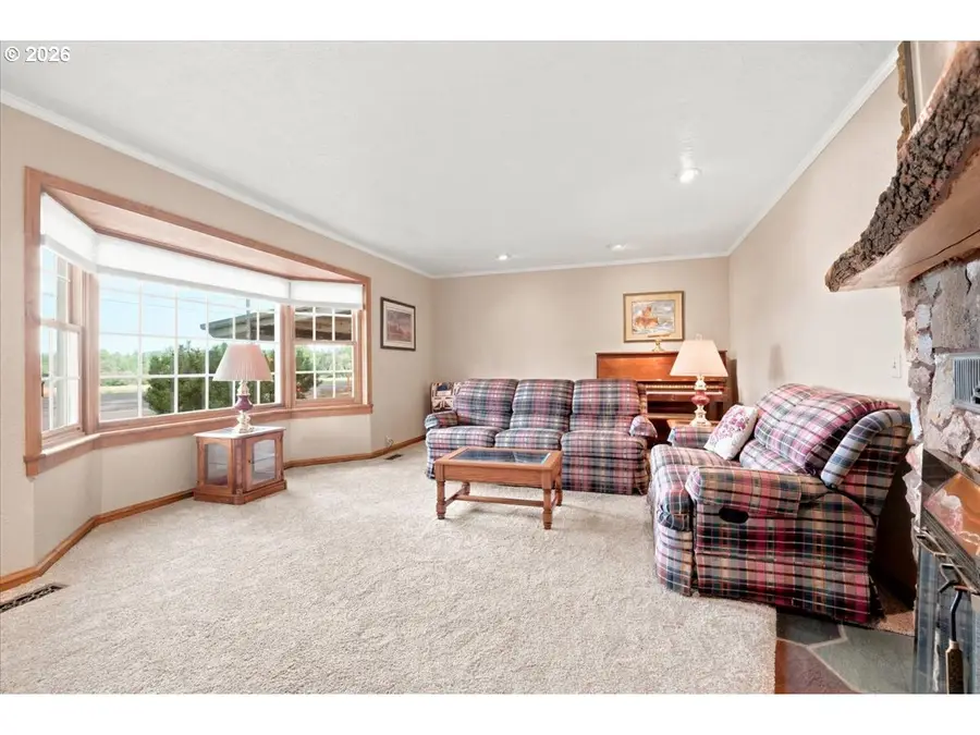34361 SW Riverside Dr, Albany, OR 97321 - #3