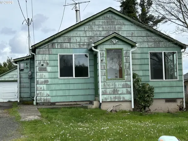 1221 S 8th Ct, CoosBay, OR 97420