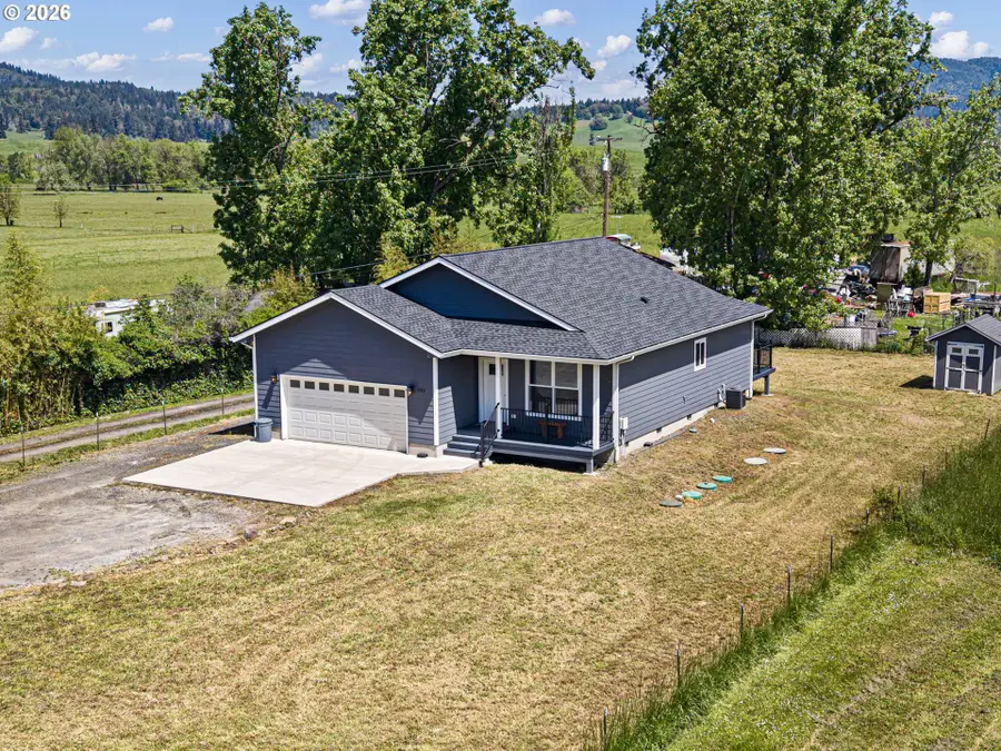 955 Oak Hill Rd, Roseburg, OR 97471 - #2