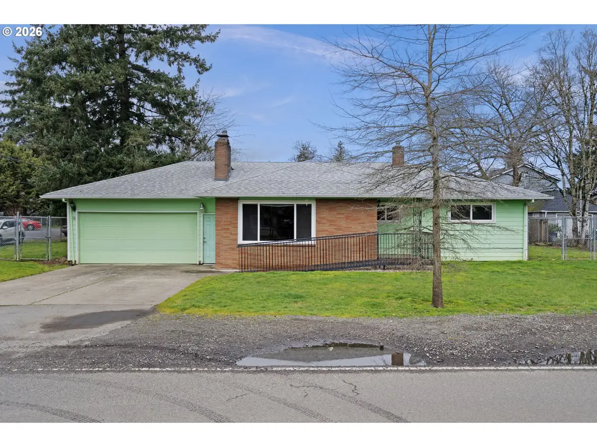 6211 SE Clatsop St, Portland, OR 97206 - #1