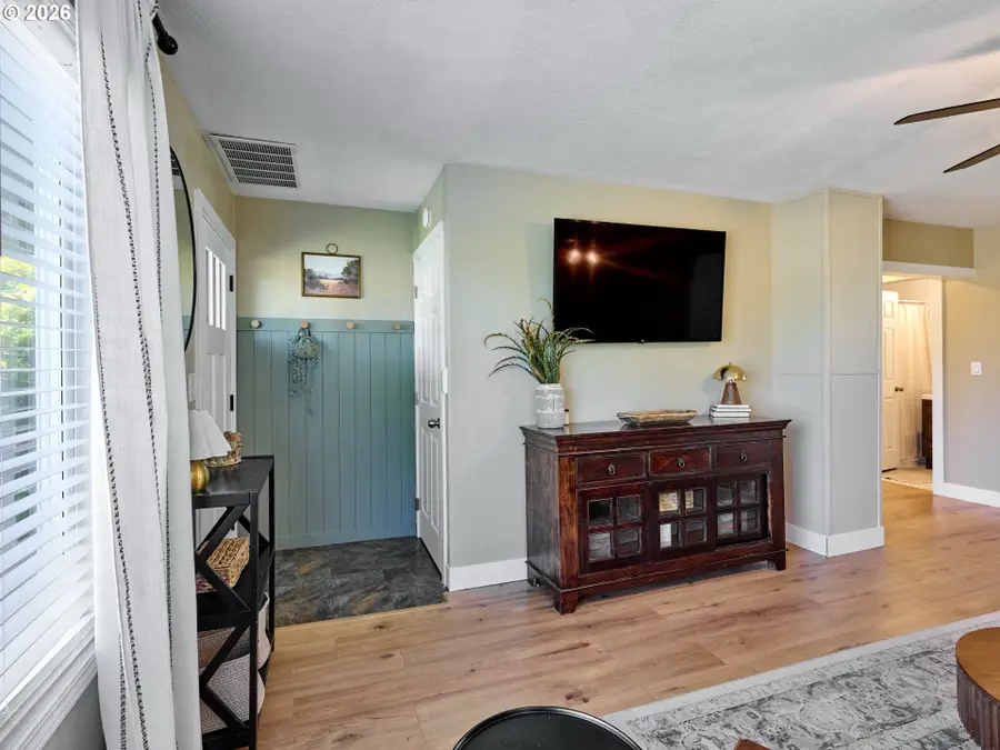 645 NW 5th Ave, Canby, OR 97013 - #3