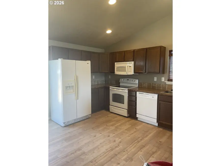 371 Bridgeport Ave, Umatilla, OR 97882 - #2