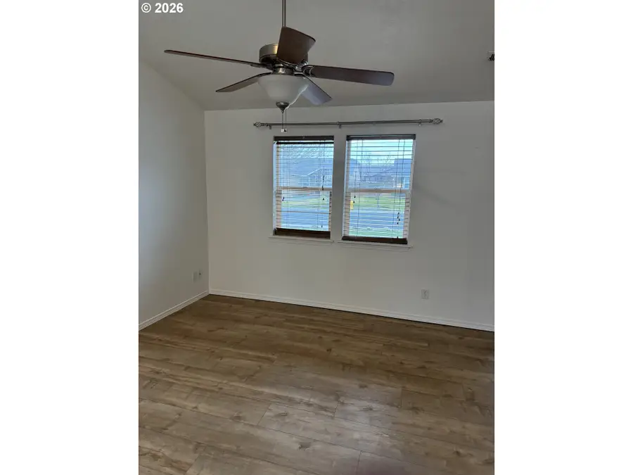 371 Bridgeport Ave, Umatilla, OR 97882 - #3