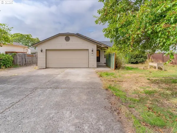 421 Lone Oaks Loop, Silverton, OR 97381