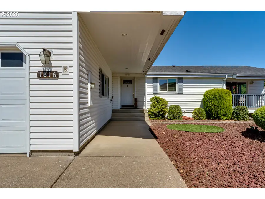 1816 Fountain Ct, Eugene, OR 97402 - #2