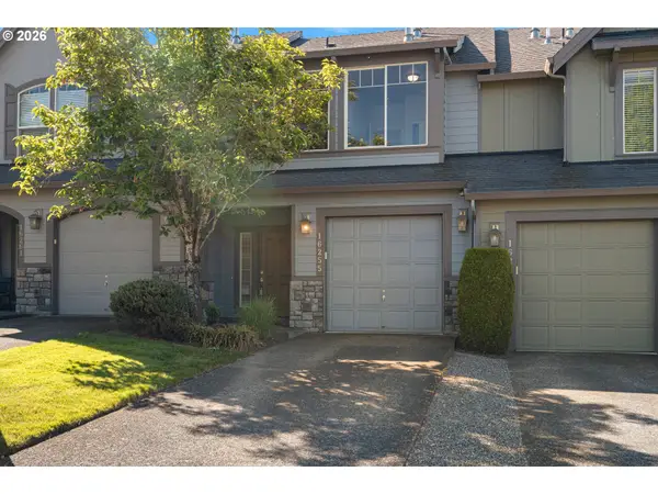 16255 SE Scoria Ln, Damascus, OR 97089