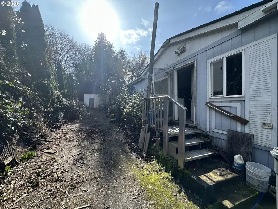 5748 NE Ainsworth St, Portland, OR 97218 - #3