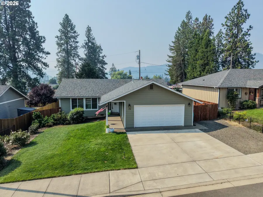 170 Addison Ave, Sutherlin, OR 97479 - #2
