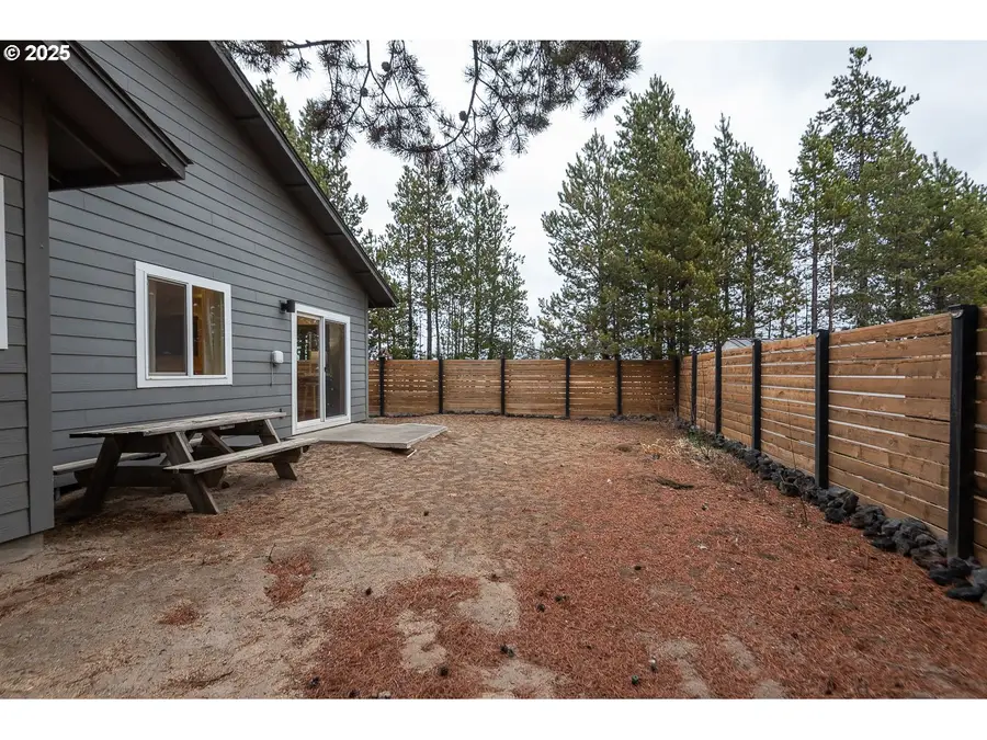 16499 Betty Dr, La Pine, OR 97739 - Image #3