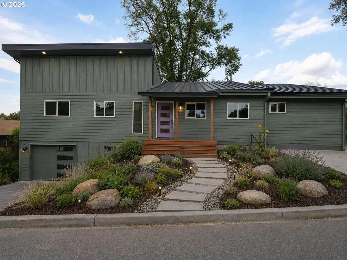 444 NE Cedar St, Madras, OR 97741 - #1