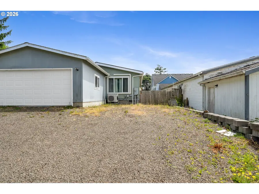 1041 NE 14th Ave, Rockaway Beach, OR 97136 - #2