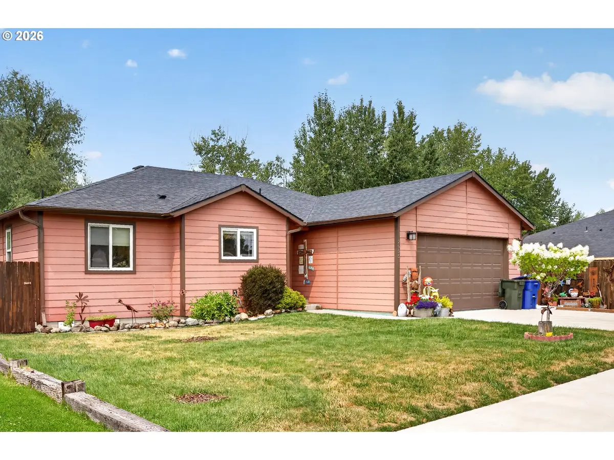 2995 Walnut St, Baker City, OR 97814 - #1