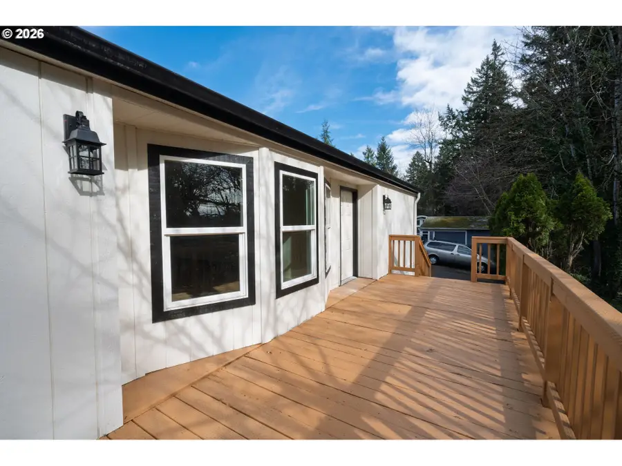 15205 SE Michelle Dr, Clackamas, OR 97015 - #3