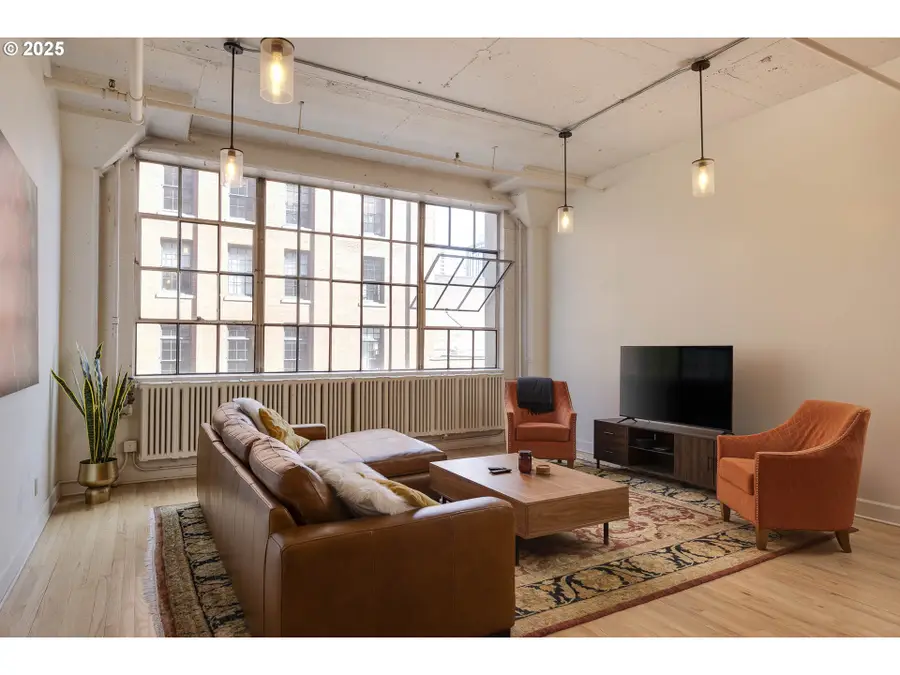 1314 NW Irving St #212, Portland, OR 97209 - #2