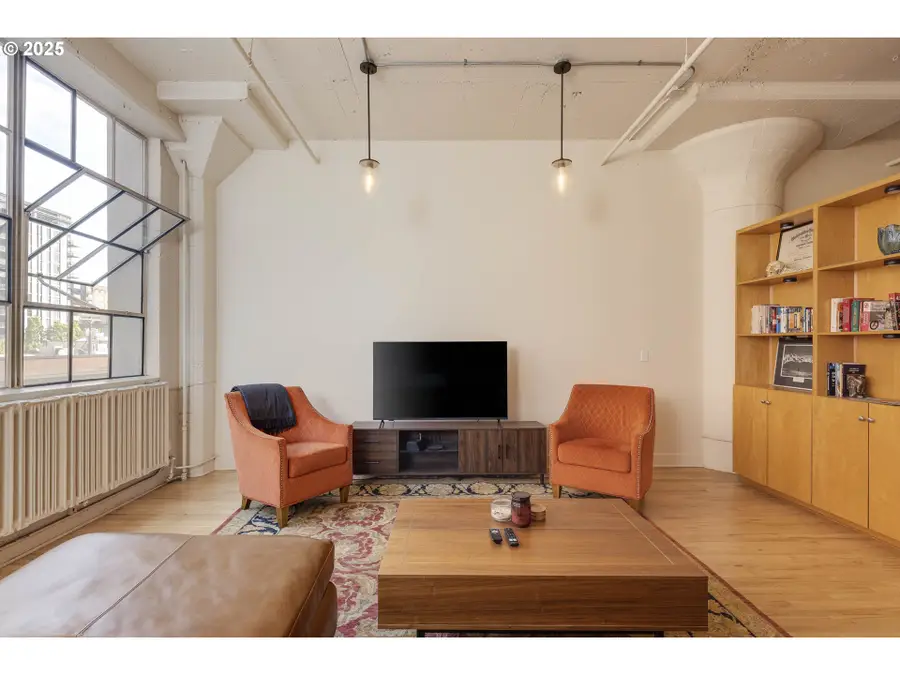 1314 NW Irving St #212, Portland, OR 97209 - #3