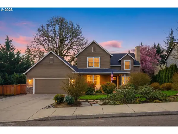 594 E 5th St, LaCenter, WA 98629