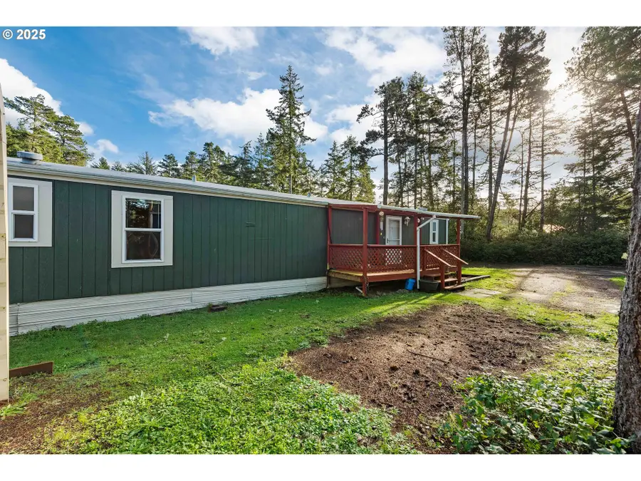 67624 Spinreel Rd #34B, North Bayside, OR 97459 - Image #2