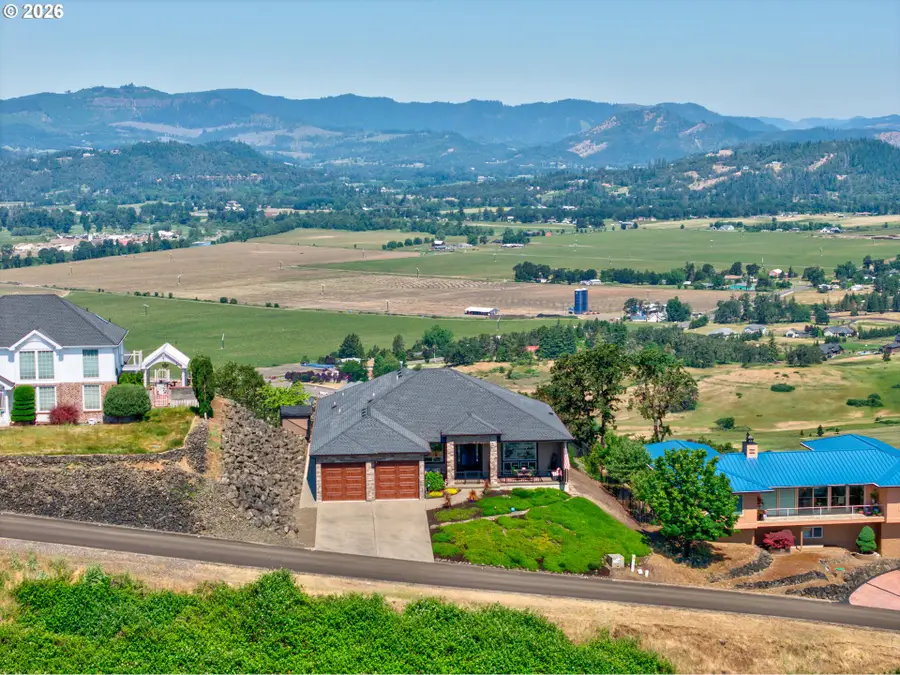 2960 NW Stacie Ct, Roseburg, OR 97471 - #2