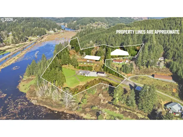 94475 Golf Course Ln, NorthBend, OR 97459