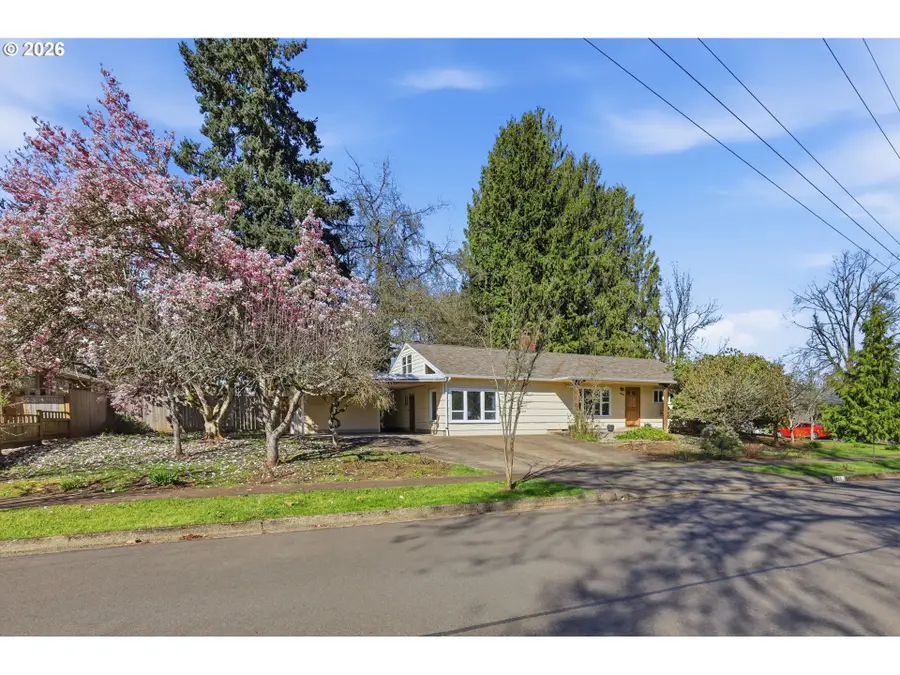 1090 Corydon St, Eugene, OR 97401 - #2