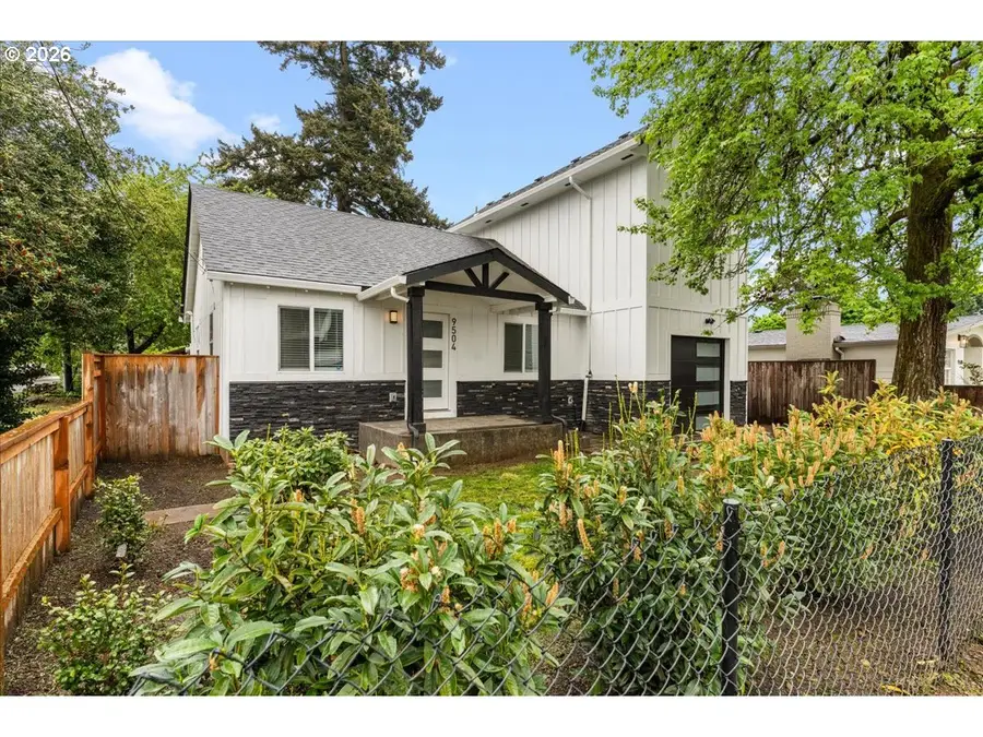 9504 SE 77th Ave, Milwaukie, OR 97222 - #3