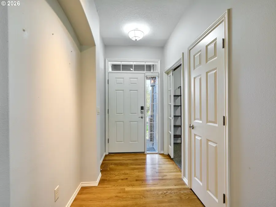 693 Fairwood Cres, Woodburn, OR 97071 - #3