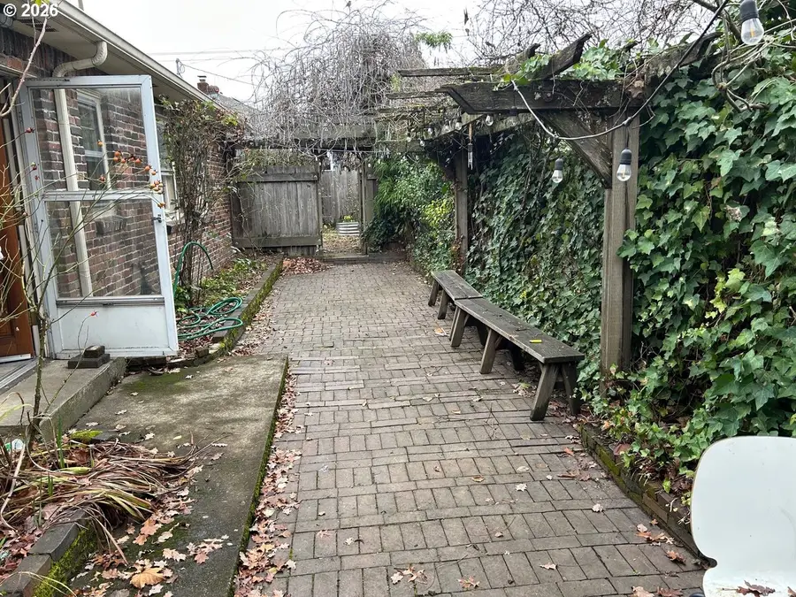 2031 Hilyard St, Eugene, OR 97405 - #2