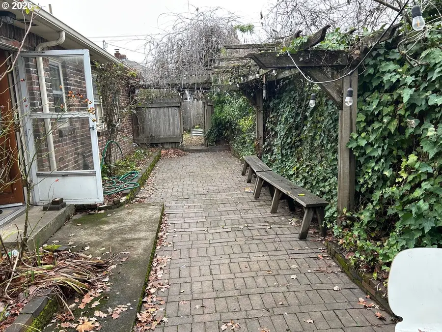 2031 Hilyard St, Eugene, OR 97405 - #3