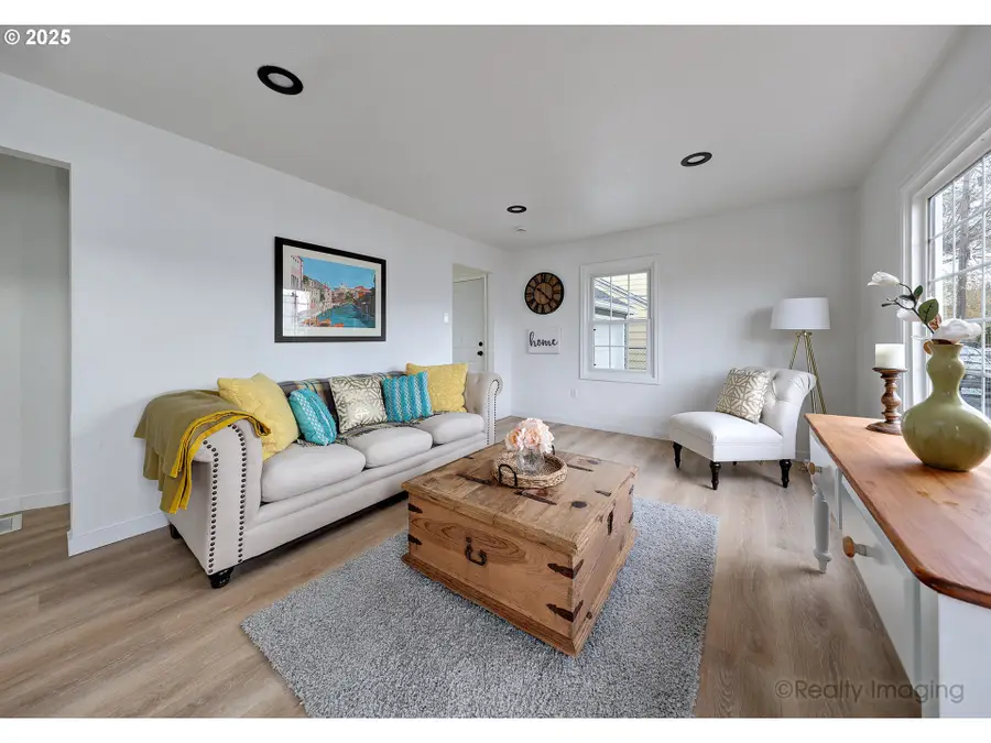 8225 SE Raymond Ct, Portland, OR 97266 - Image #3