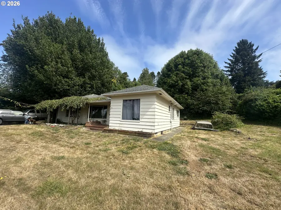 67623 E Bay Rd, Glasgow, OR 97459 - #2