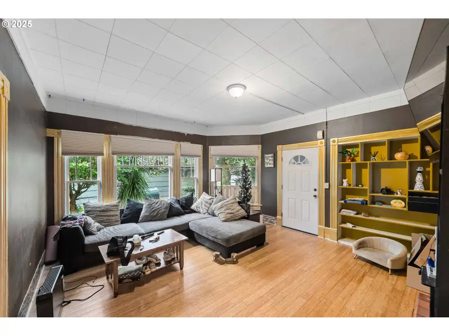 644 4th St, Myrtle Point, OR 97458 - Image #3