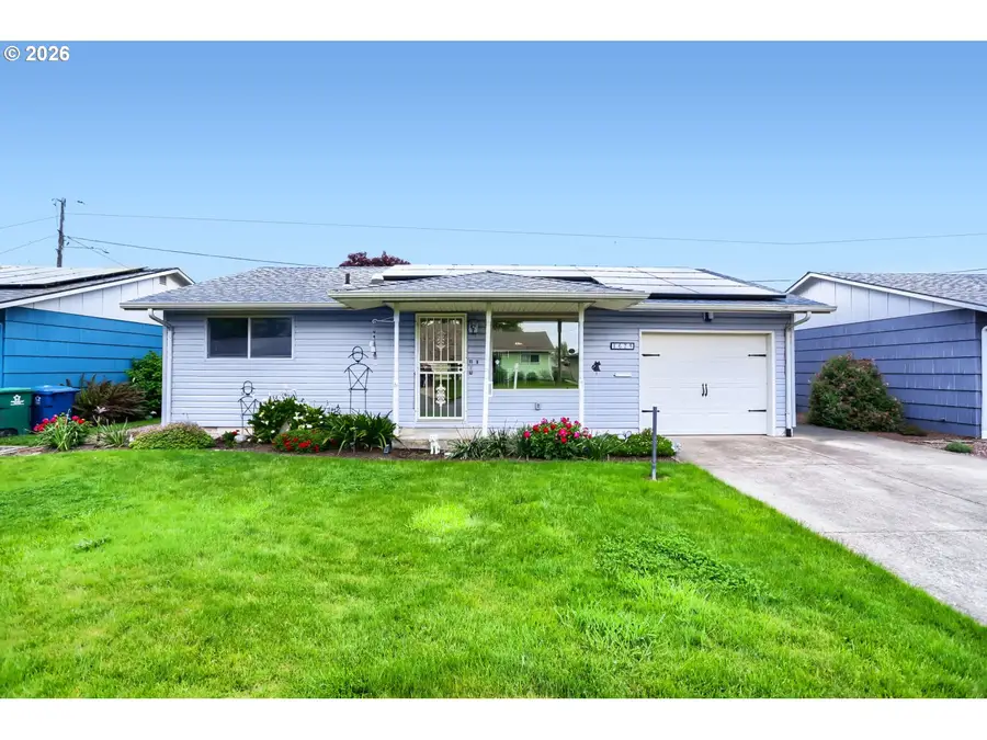1629 Newport Way, Woodburn, OR 97071 - #2