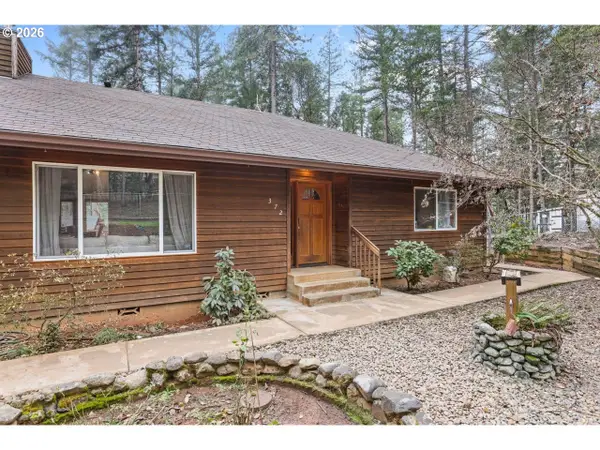 372 Thornbrook Dr, Merlin, OR 97532