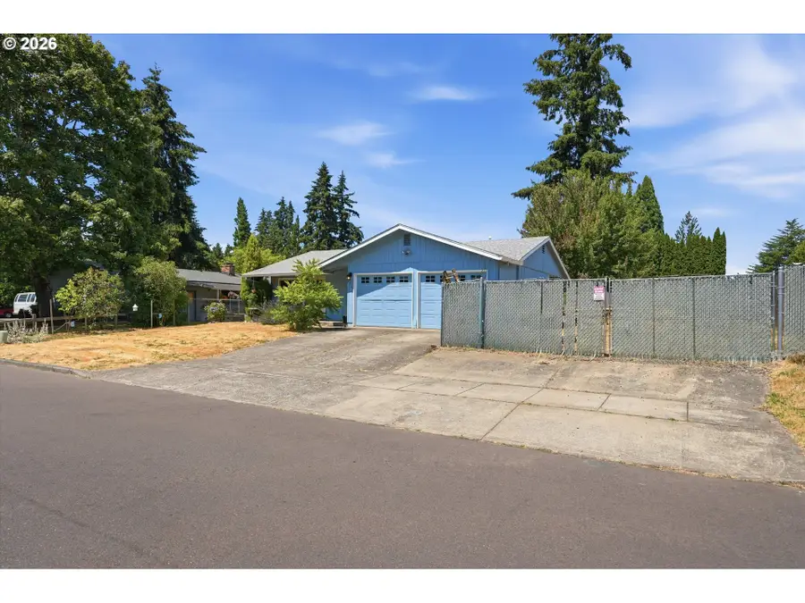 2321 SE Spruce St, Hillsboro, OR 97123 - #3
