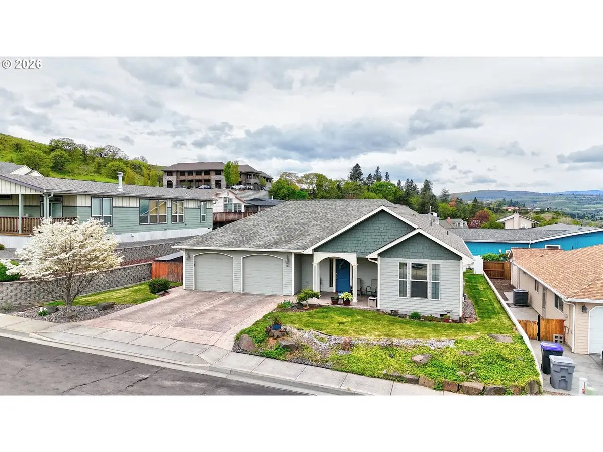1901 Golden Way, The Dalles, OR 97058 - #1