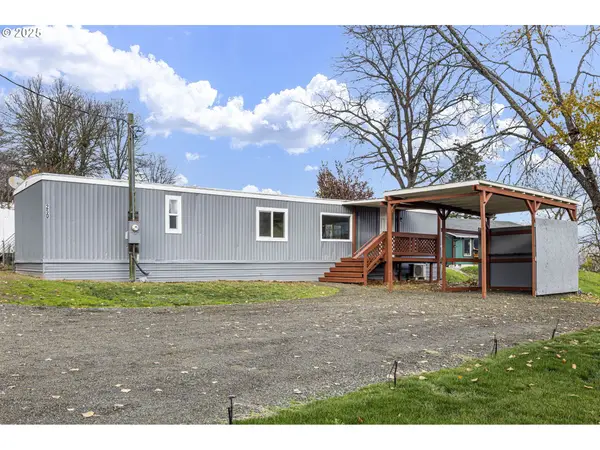 250 Jorgen St, Winston, OR 97496