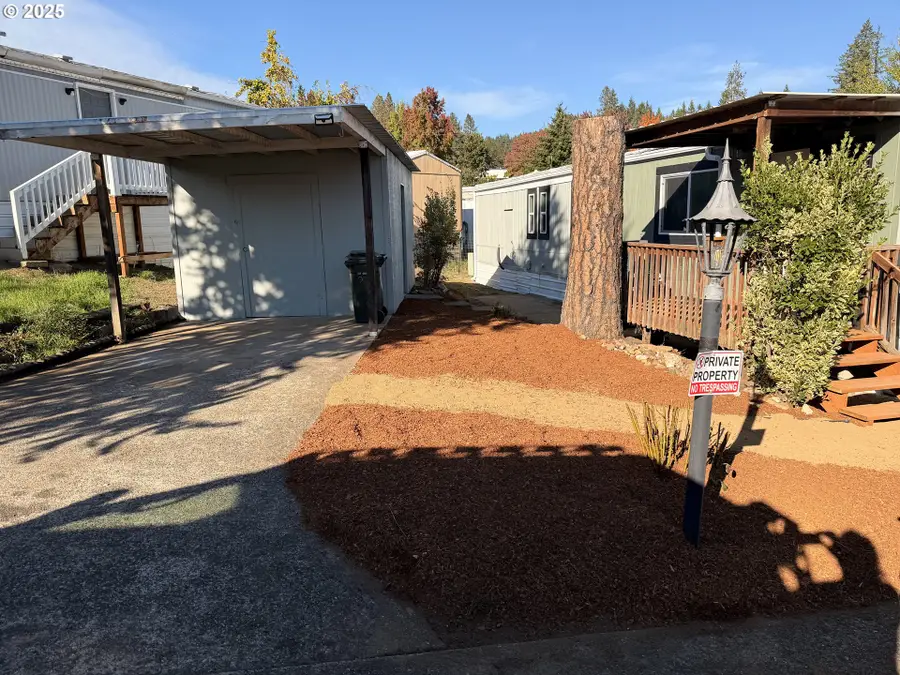 401 N Comstock Rd, Sutherlin, OR 97479 - Image #2