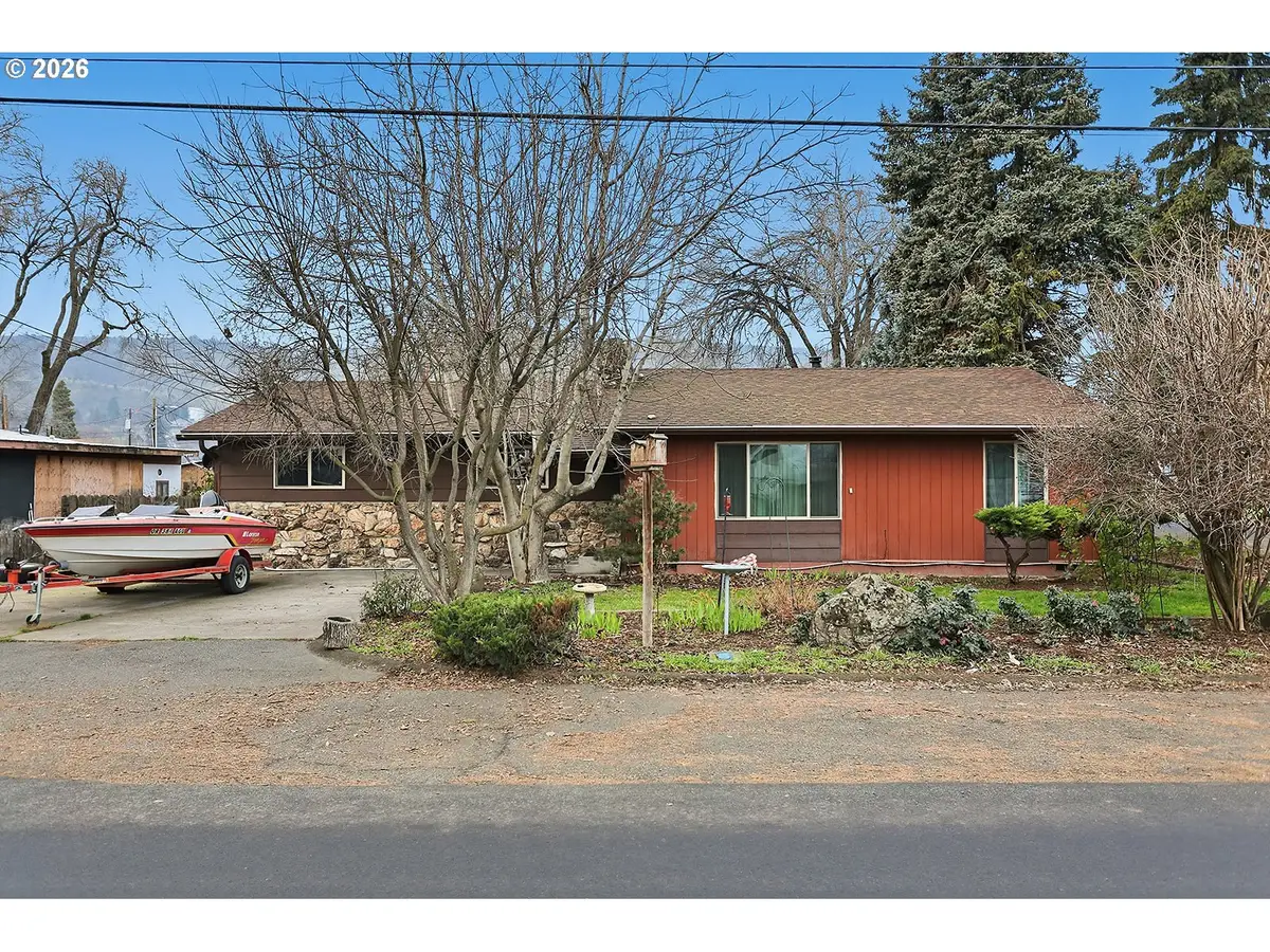3244 W 7th St, The Dalles, OR 97058 - Image #1