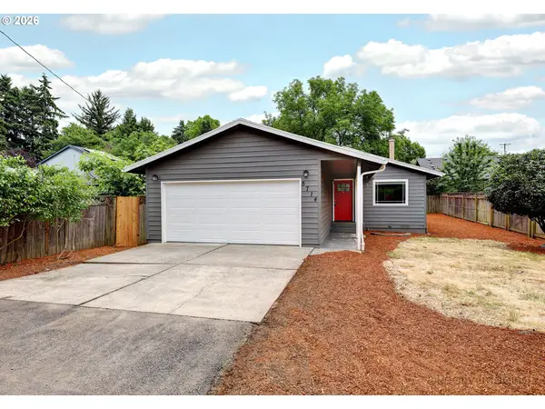 5714 NE Ainsworth St, Portland, OR 97218