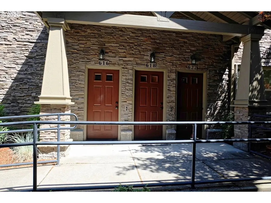 618 NE Garswood Ln, Hillsboro, OR 97003 - #2