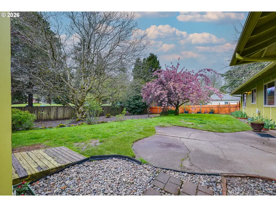 1722 SE Oak St, Hillsboro, OR 97123 - #3