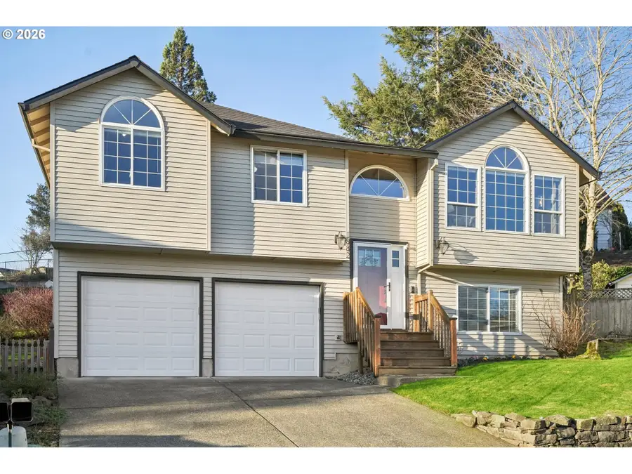 1882 SW Spence Ave, Troutdale, OR 97060 - Image #2