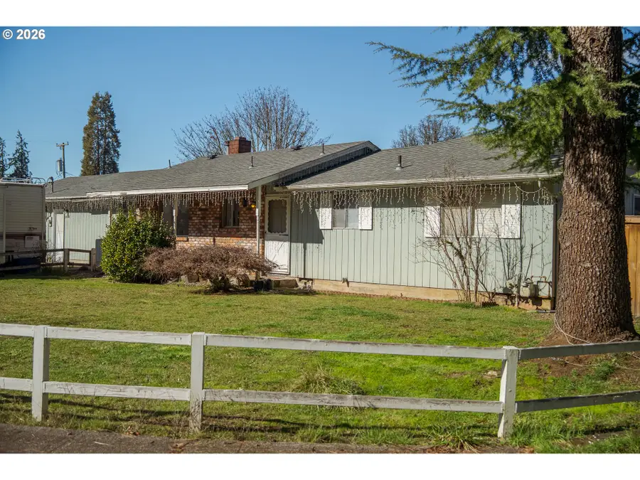 1160 Cedar St, Sweet Home, OR 97386 - #2