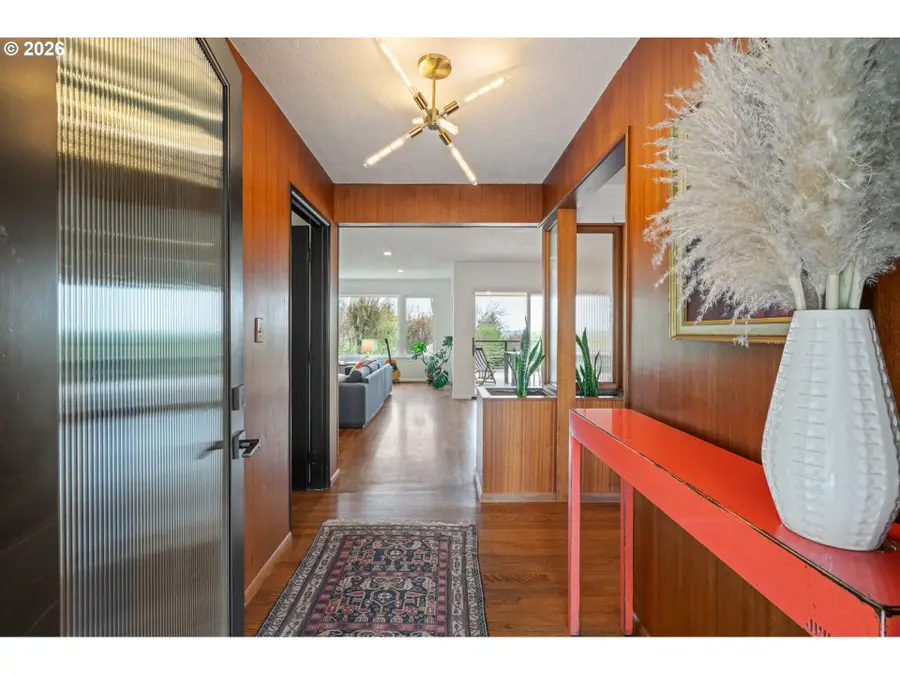 8110 SW Valley View Dr, Portland, OR 97225 - #3